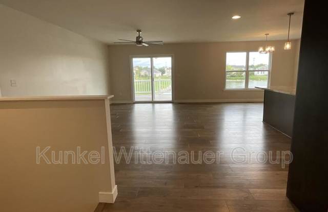 808 Applewoood Creek Drive Gallery 4