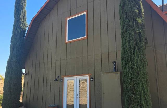 Gorgeous 2 Bedroom home in the heart of Temecula Wine Country! Gallery 1