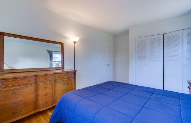 9215 Cherrytree Dr - Secondary Gallery 4