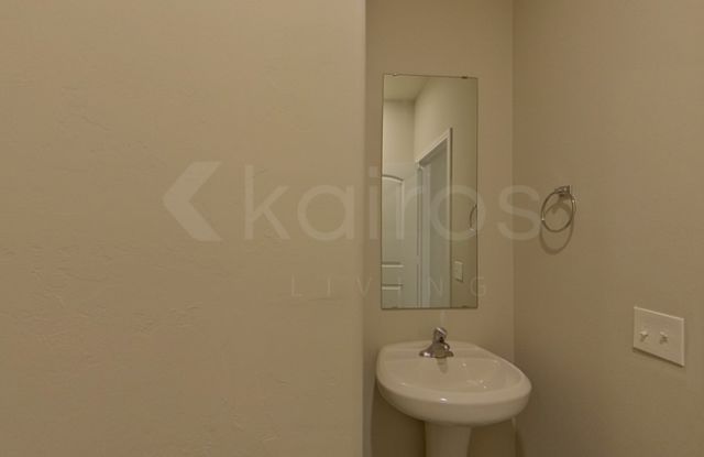 709 Saint James Place Gallery 4