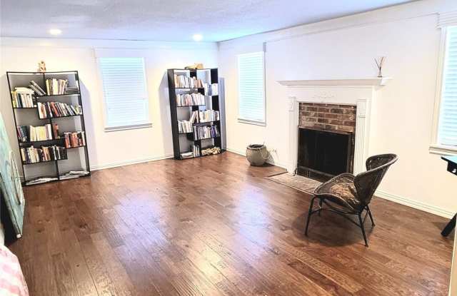 1403 S Donnybrook Avenue Gallery 4