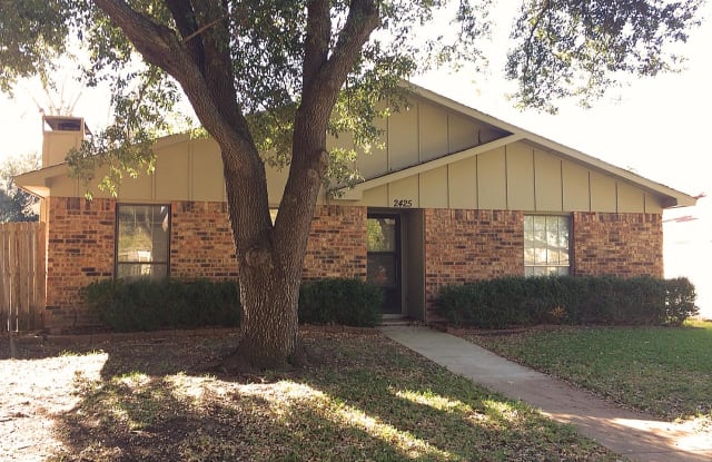 2425 Norway Dr - 2425 Norway Drive, Garland, TX 75040