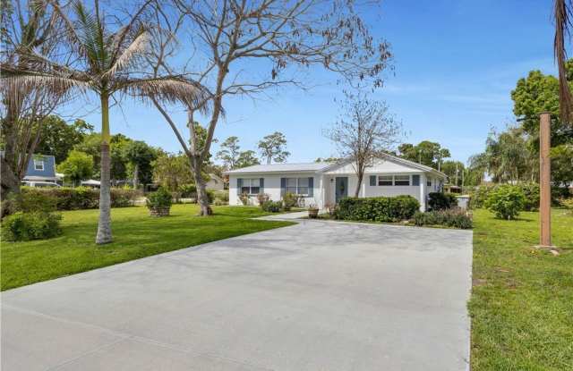 2205 53rd Avenue photos photos