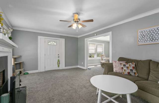 4901 Troostwood Road Gallery 4