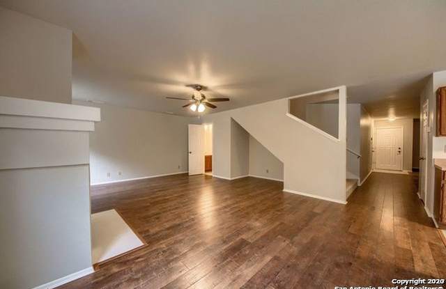 10420 Arbor Bluff Gallery 4