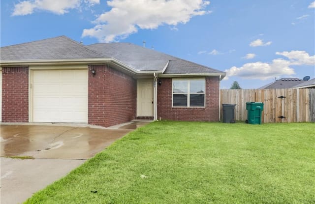 301 East Marietta Court - 301 East Marietta Court, Rogers, AR 72758