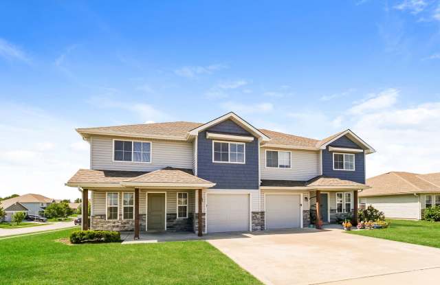3 BR/2.5BA | Newly Renovated Duplex | 1-Car Covered Parking | Pool access! photos photos