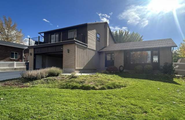 1094 Gravel Hills Dr photos photos