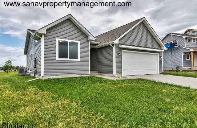 "Welcome to Your Spacious Sanctuary: Ranch Living at Its Finest! photos photos