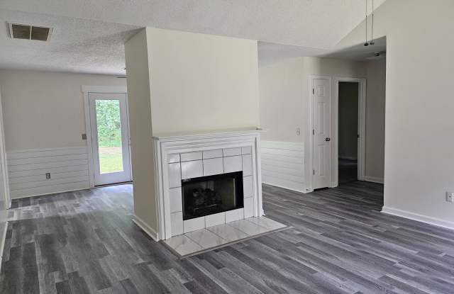 1151 Hunter Trail Gallery 3