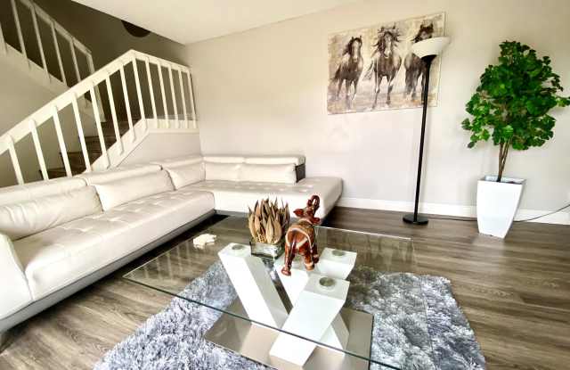 348 Lake Arbor Drive Gallery 2