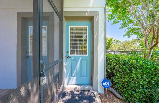 Stunningly Beautiful and Stylish Garage Apartment ~ - 8393 Laureate Boulevard, Orlando, FL 32827