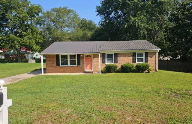 New to Rental Market- Brick Ranch Home with 3 Bedrooms! Gallery 1