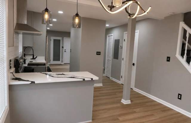 5471 Park Place Gallery 4