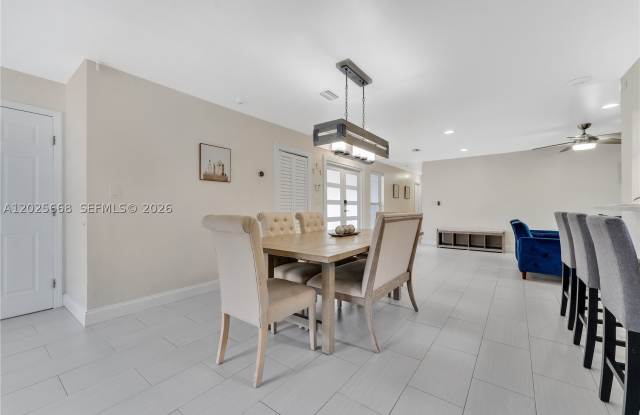 9501 Palmetto Club Ln E Gallery 4