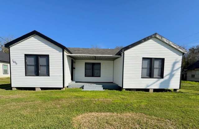 1496 W Florida St., Beaumont, TX 77705 - 1496 West Florida Avenue, Beaumont, TX 77705