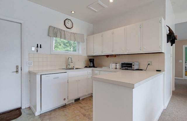 181 Peninsula Dr Gallery 3