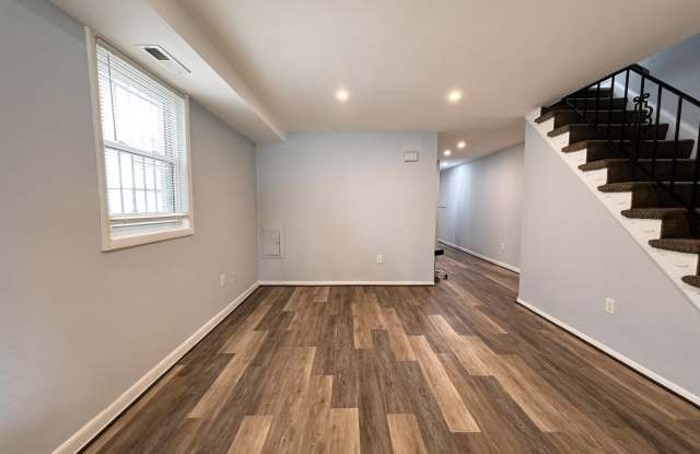 708 ALABAMA Avenue SE Gallery 4