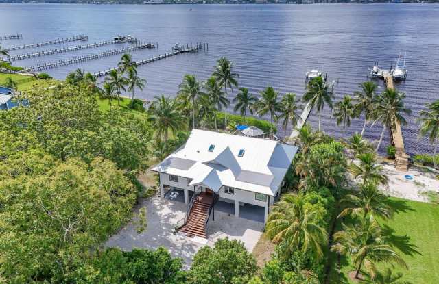 90 NW Alice Street - 90 Northwest Alice Street, Rio, FL 34957