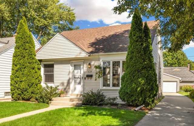 4750 N Elkhart Ave - 4750 North Elkhart Avenue, Whitefish Bay, WI 53211