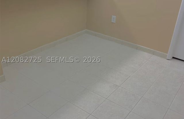 13566 SW 11th Ln Gallery 4
