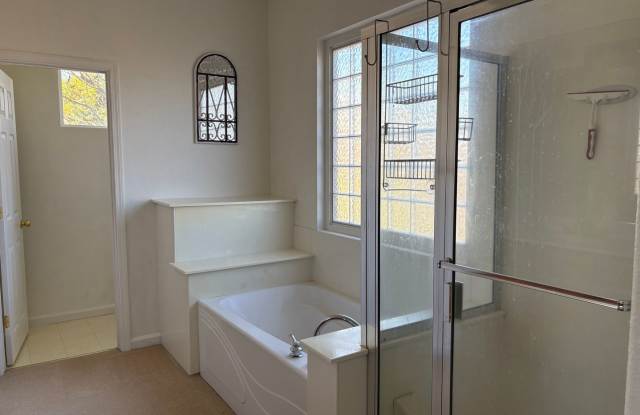 Beautiful 3 bedroom in South Reno Gallery 4