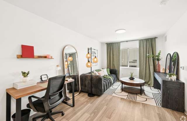 Comfortable Affordable 580 SqFt 1 Bed, 1 Bath - shareWESTSIDE Las Vegas photos photos