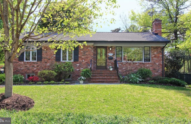 2000 MCFALL STREET - 2000 Mcfall Place, McLean, VA 22101
