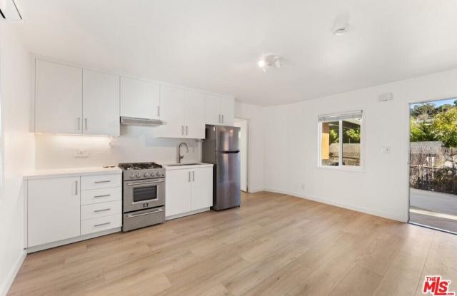 2223 Oak Glen Pl Gallery 3