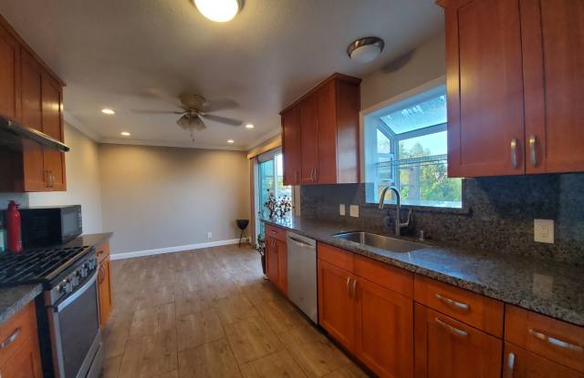 Top floor, 3 bed, duplex in Millbrae - 43 Silva Avenue, Millbrae, CA 94030