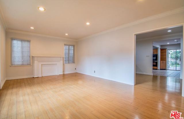6407 LINDENHURST Avenue Gallery 4