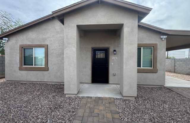 2814 E Roeser Road Gallery 1