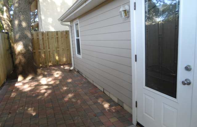 230 N Tropical Trail Gallery 3