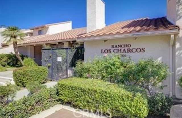 10444 Canoga photos photos