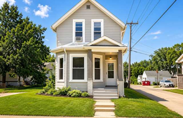 $1500 | 3 Bedroom 1 Bathroom | Two Story photos photos