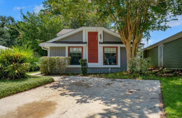 Cottage Home Off The Parkway photos photos