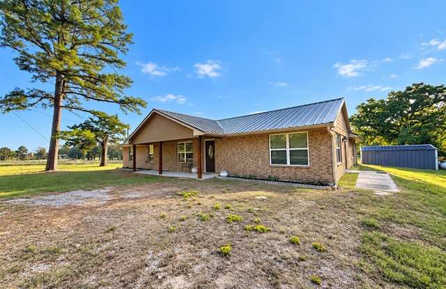 418 County Road 2615 Gallery 1