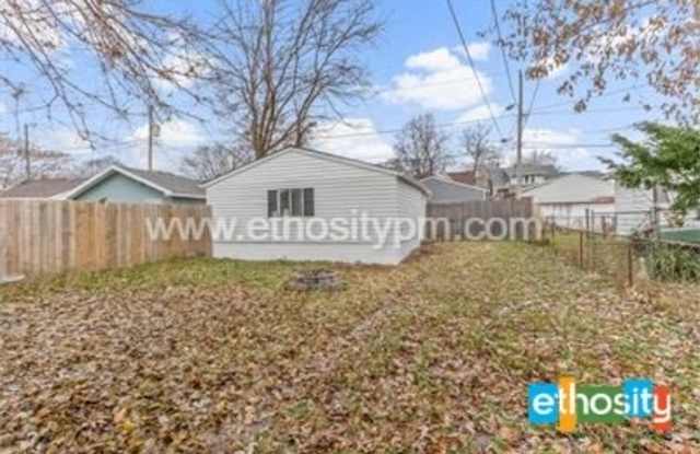 5124 East North Street Gallery 2