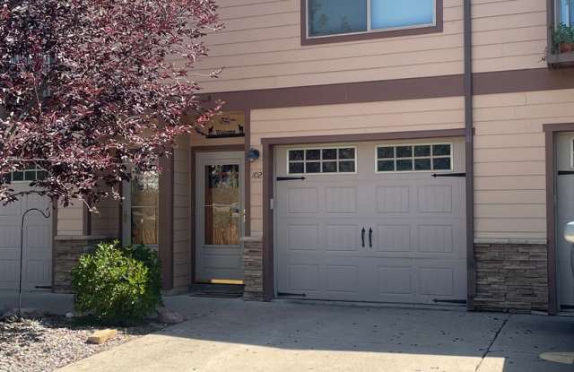 Convenient Location! 1 Bedroom Townhome with access to great valley views! photos photos