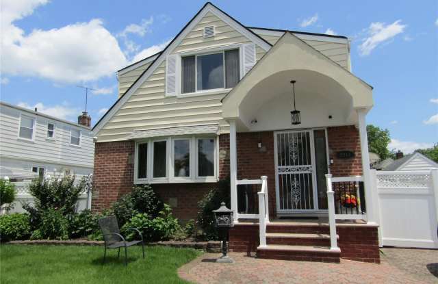 82-17 248 Street - 82-17 248th Street, Queens, NY 11426 82-17 248 Street - 82-17 248th Street, Queens, NY 11426