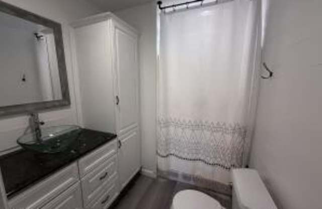 3822 W YUCCA Street Gallery 2