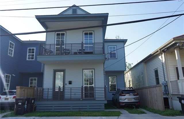 609 N ROCHEBLAVE Street photos photos