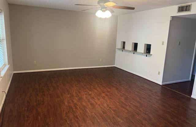 2230 Crosstimbers Drive Gallery 4