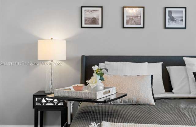 18100 N Bay Rd photos photos