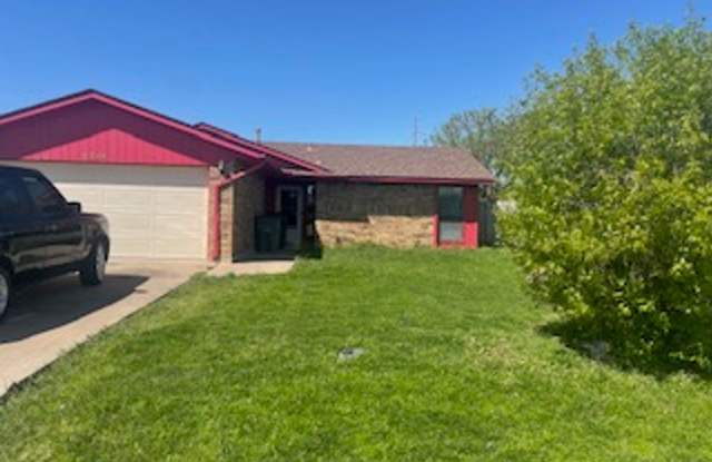 VERY NICE HOME IN THE LEE WEST ESTATES AREA. PETS NEGOTIABLE WITH OWNERS APPROVAL photos photos
