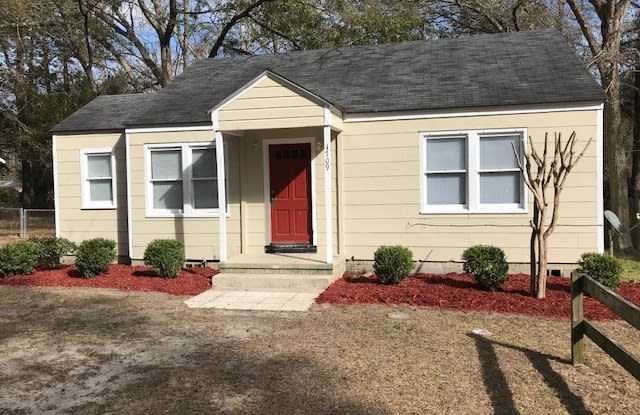 3 Bedroom / 1½ Bath Home with bonus room! Gallery 1