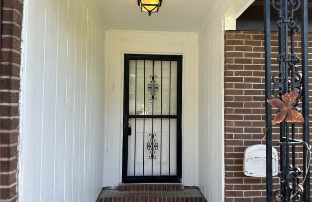 1601 Blue Springs Road Gallery 4