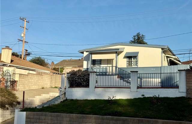 1912 Charnwood Avenue photos photos