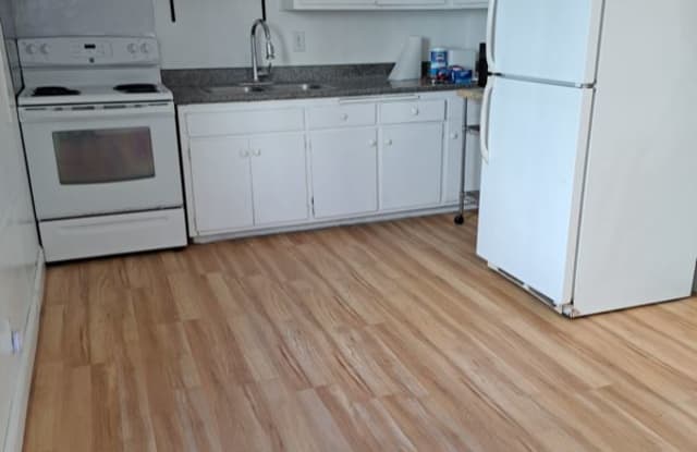 5949 Maccalll St. B - 5949 Maccall Street, Oakland, CA 94609