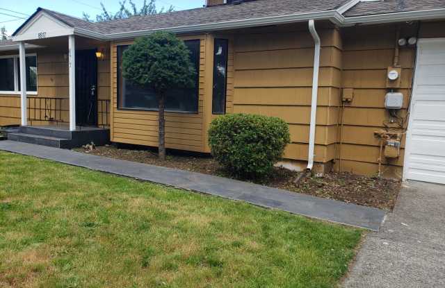 Huge 3Bd. 2 Ba. home near American Lake - 8517 Berkeley Avenue Southwest, Lakewood, WA 98498
